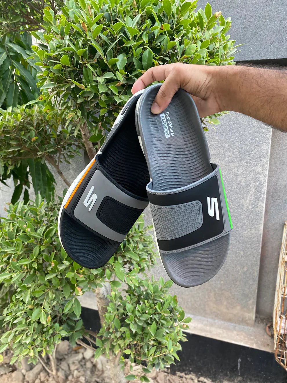 Skecher OG Slides