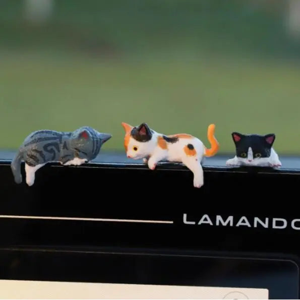 🔥 Hand-Painted Mini Cat Desk Figurines – Set of 5 Cute Cartoon Kitty Companions