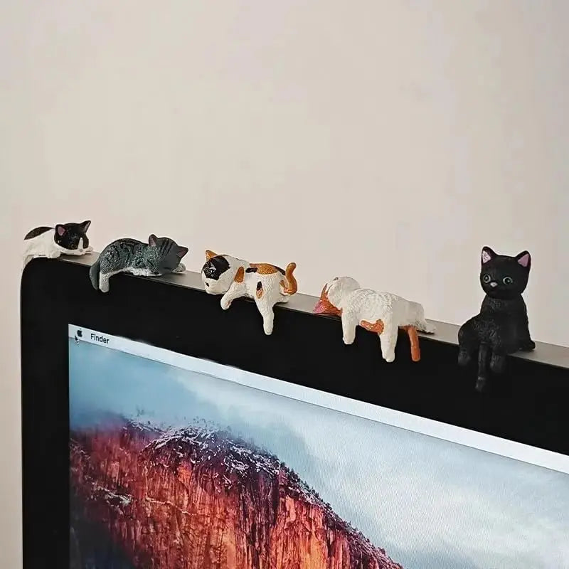 🔥 Hand-Painted Mini Cat Desk Figurines – Set of 5 Cute Cartoon Kitty Companions