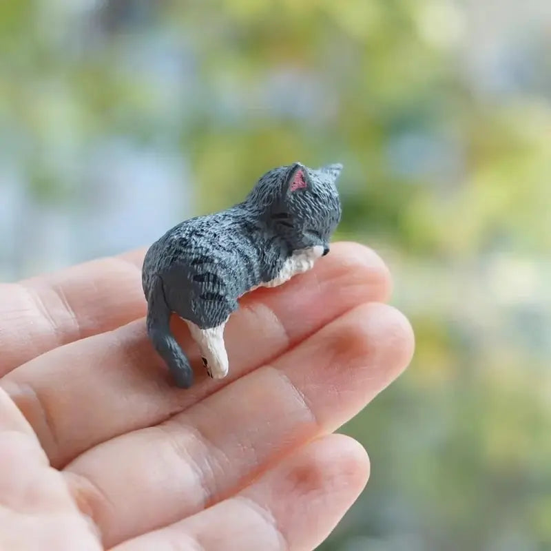 🔥 Hand-Painted Mini Cat Desk Figurines – Set of 5 Cute Cartoon Kitty Companions